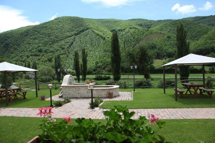 Azienda Agrituristica La Valle Del Sambuco Норча Екстериор снимка