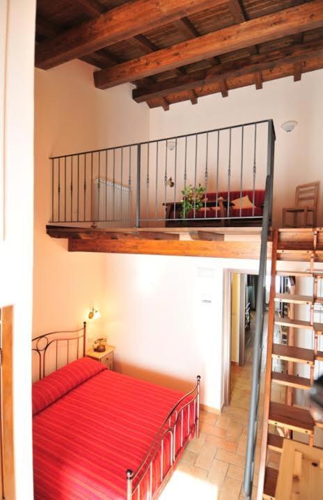 Azienda Agrituristica La Valle Del Sambuco Норча Екстериор снимка